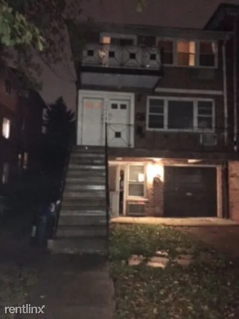 1268 E 68th St photo 1