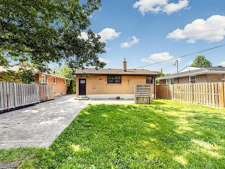 25 Kenwood Cres — Photo 45