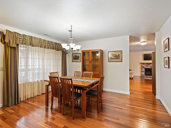 5th image of 2208 Springwood Court