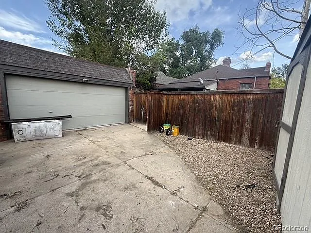 2865 Albion St — Photo 39