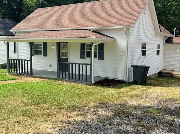 605 Kings Mountain St, Clover, SC 29710
