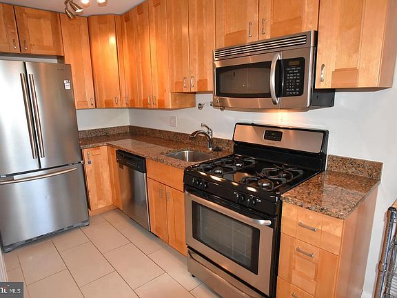 4th image of 1565 N Colonial Ter APT 204