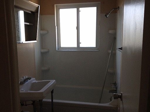5th image of 33001 Vine St