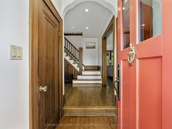 4th image of 36 Pine St N