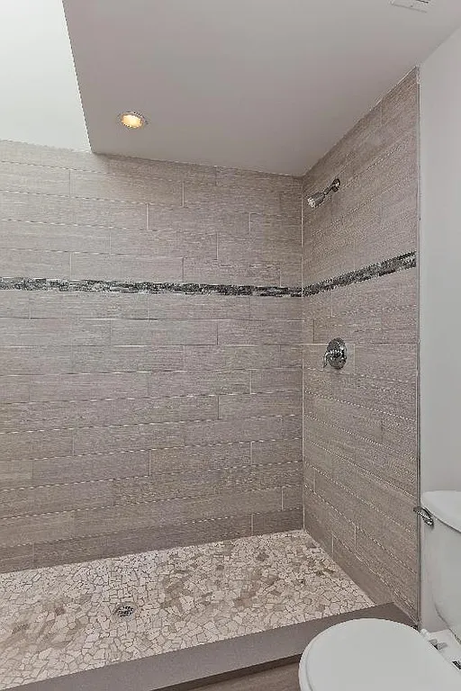 4 bed, $7,500 — Photo 4