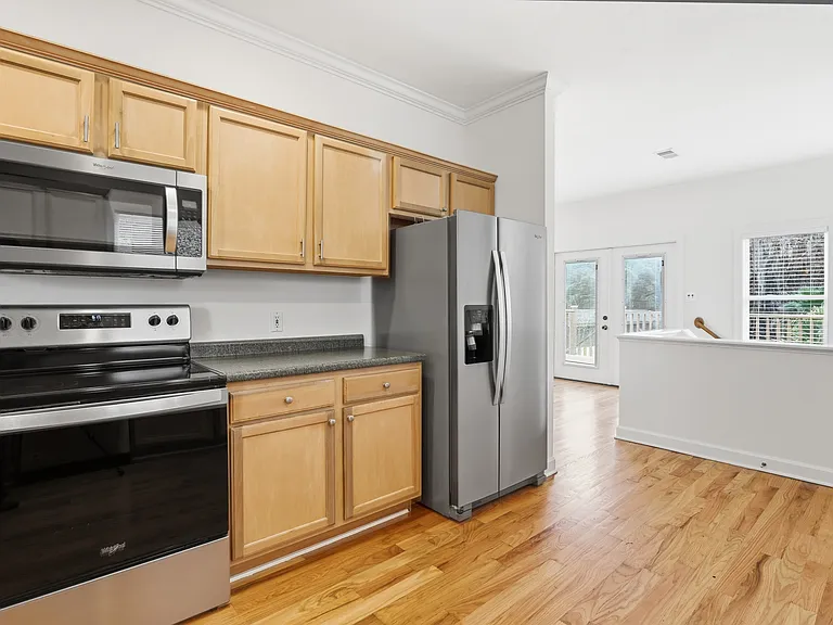 202 Penrose Dr — Photo 13