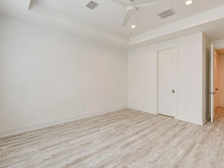2705 Oakwood Crest Ln — Photo 4