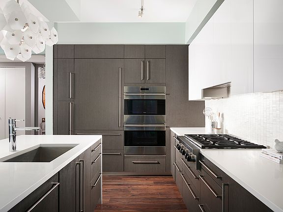 4th image of 1201 S Prairie Ave #5301