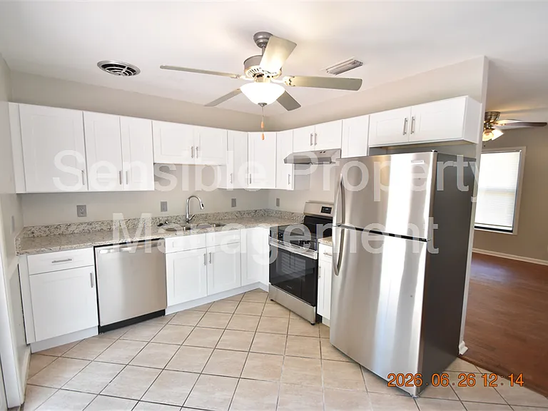 4414 W Wyoming Ave — Photo 9
