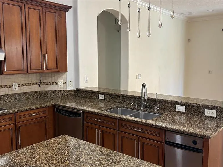 10547 Martinique Isle Dr — Photo 9