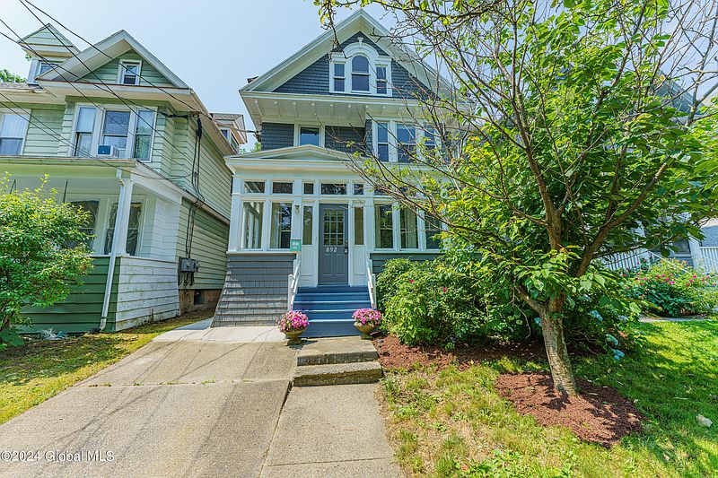 4th image of 892 Lancaster Street
