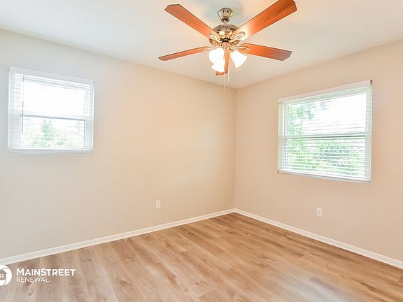 4th image of 2040 10th Ave