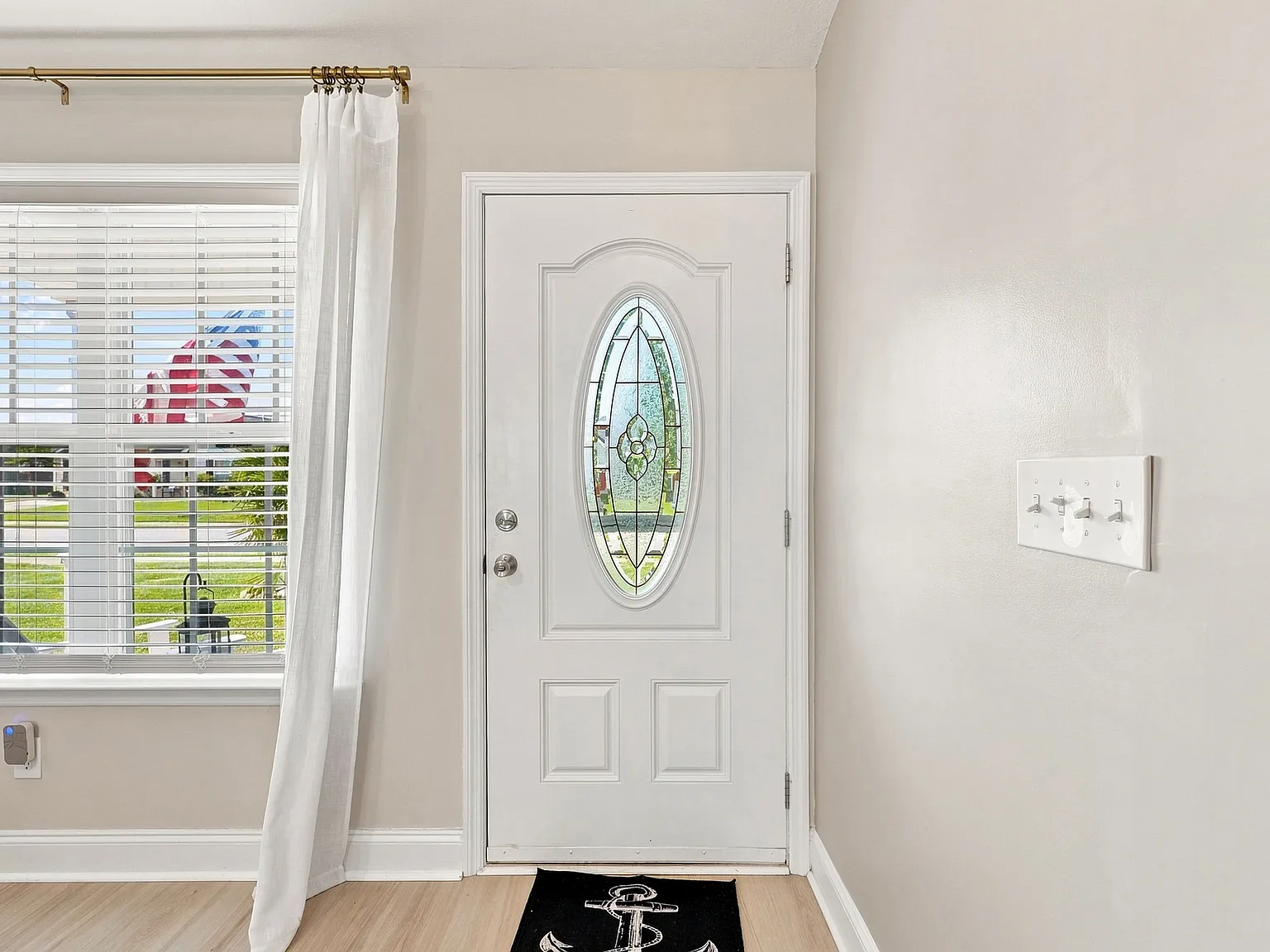 3 bed, 1375 sqft, $1,950 — Photo 3