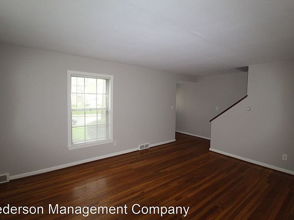 2nd image of 7534 Terrace St