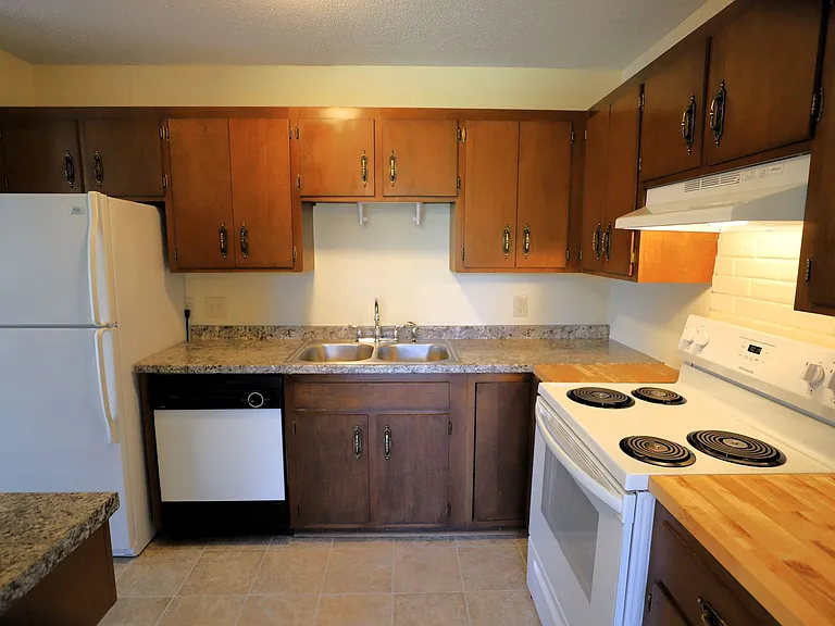 4000 Parklawn Ave — Photo 3