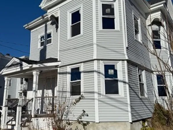863 N Main St, Brockton, MA 02301