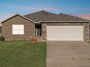 25081 S Brook Ln, Claremore, OK 74019