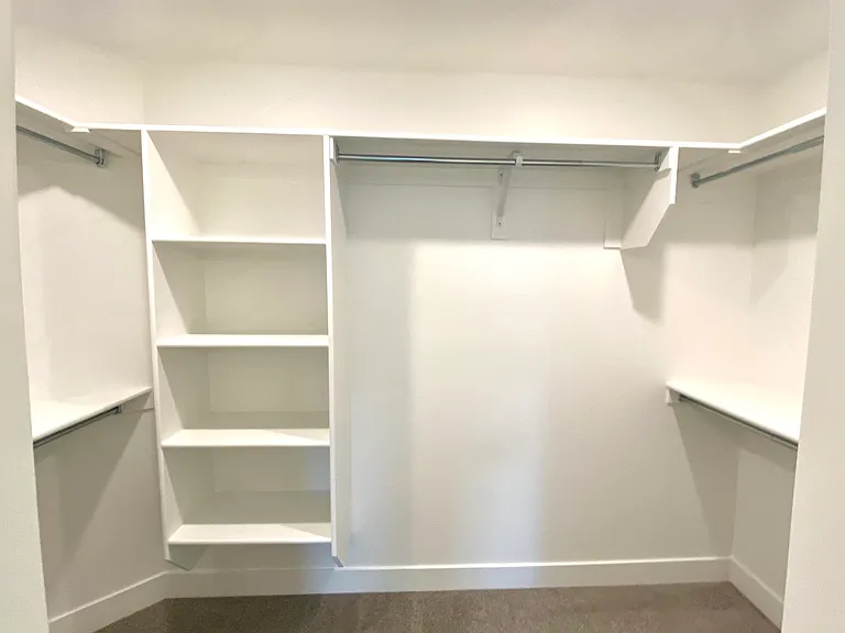 1068 N Freeman Dr — Photo 6