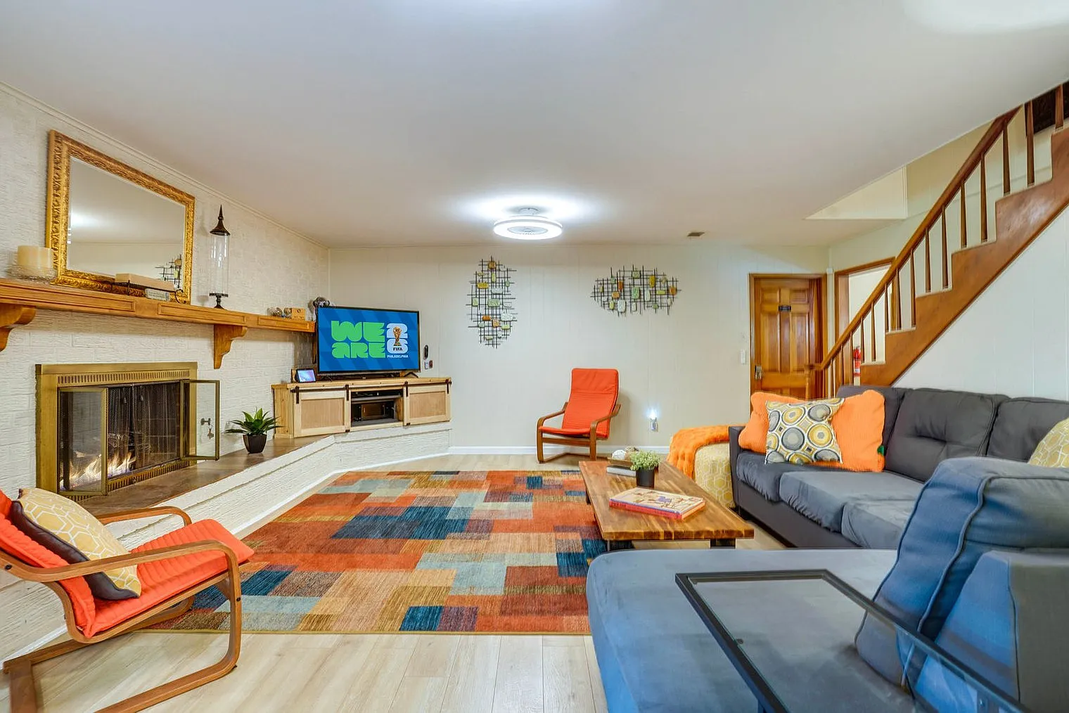3 bed, 3.0 bath, 2572 sqft, $10,063 — Photo 3