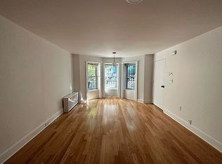 512 8th St #1F, Brooklyn, NY 11215
