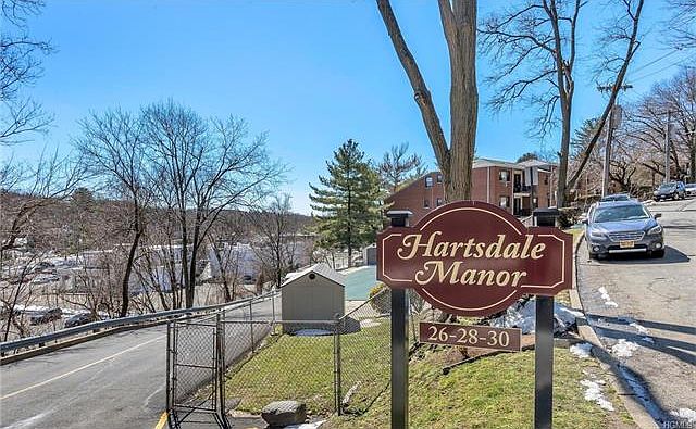 1st image of 30 Fieldstone Dr APT 20B