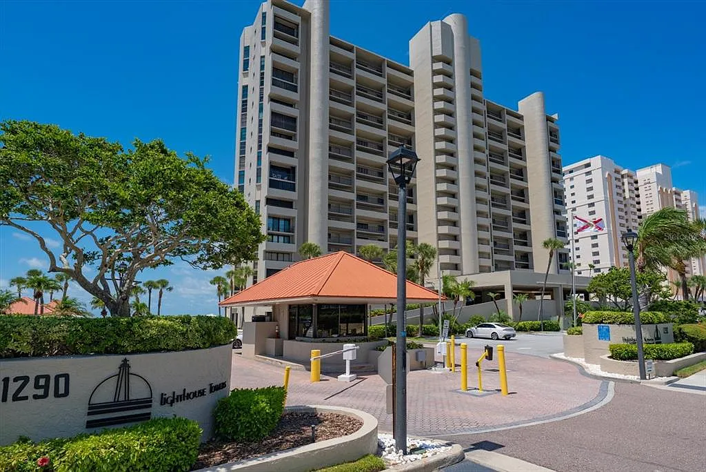 1 bed, 1.5 bath, 885 sqft, $5,000 — Photo 1