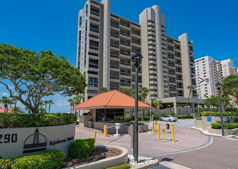1290 Gulf Blvd #2004