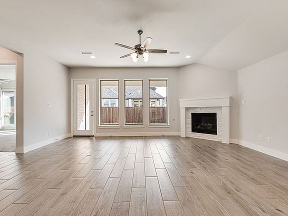 5th image of 3902 Braxton Dr