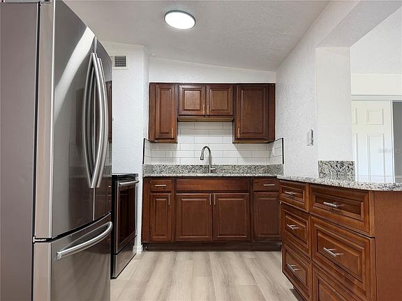 5th image of 920 E 123rd Ave