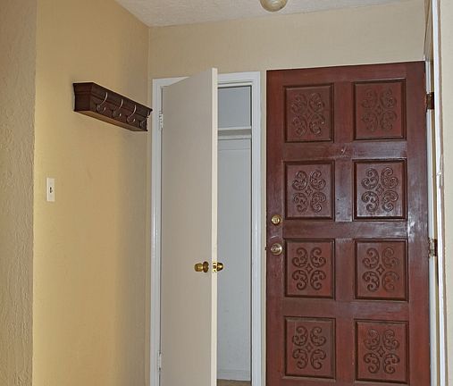 3rd image of 1905 NW Lincoln Ave