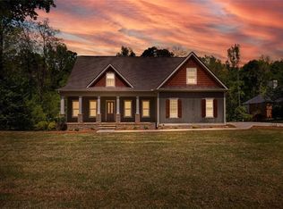 263 Hudson River Dr, Commerce, GA 30530