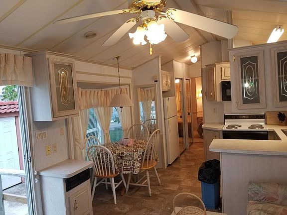3rd image of 533 W Clam Cir