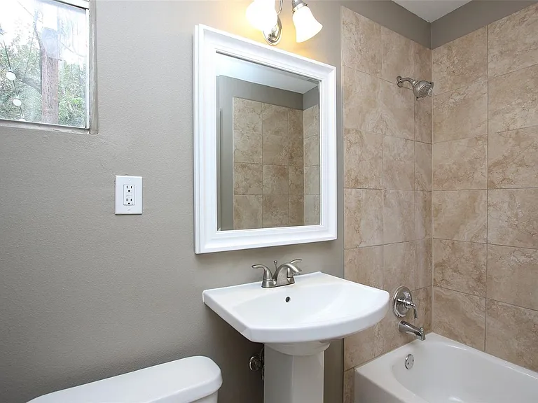 1127 Walling St — Photo 13