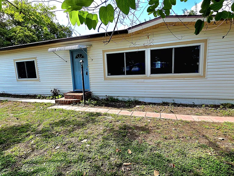 7033 Easter St — Photo 2