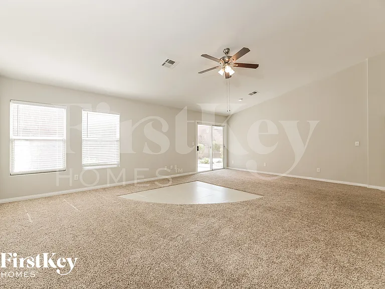 1049 Silver Star St — Photo 6
