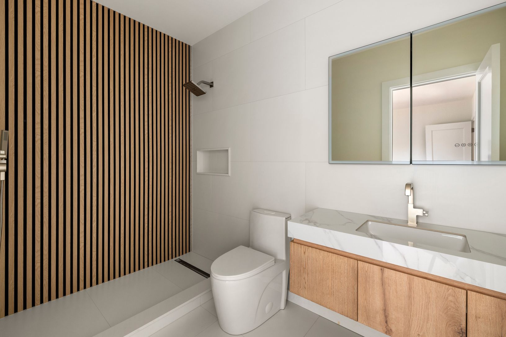 Guest Bathroom 2