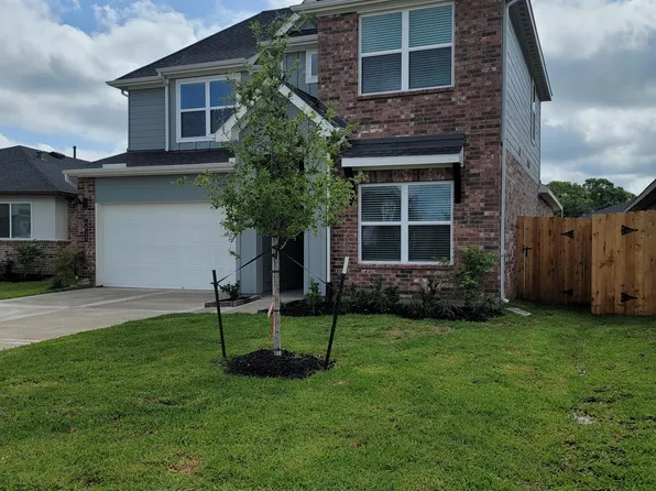 4915 Pine Haven Ln, Fresno, TX 77545
