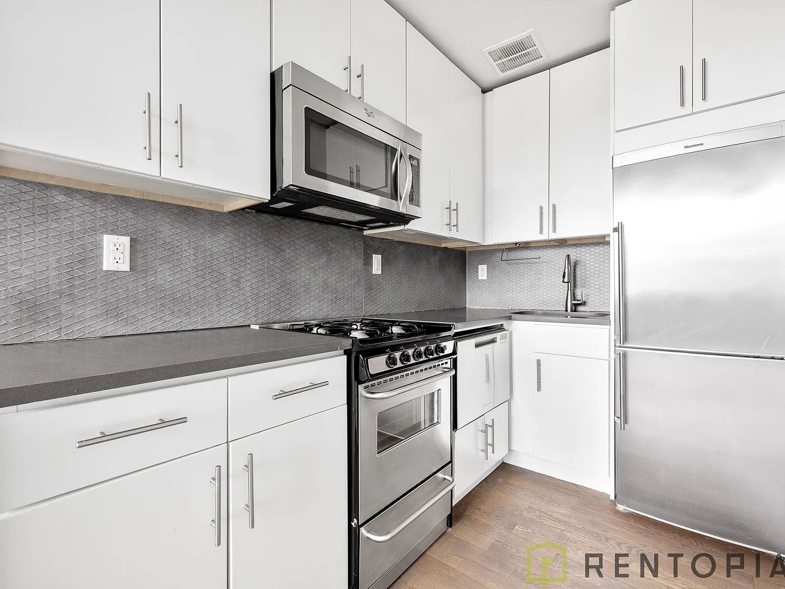 155 Meserole Street — Photo 3