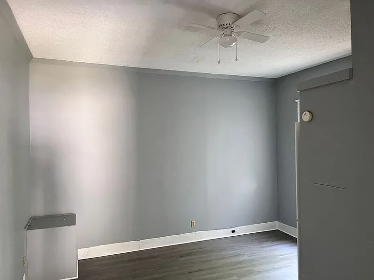 1527 Henley St — Photo 17