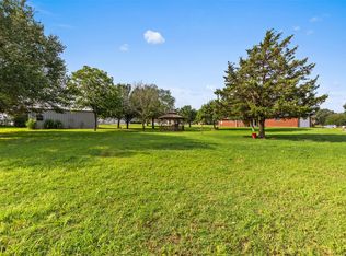 1419 Hinchliffe Rd, Mexia, TX 76667