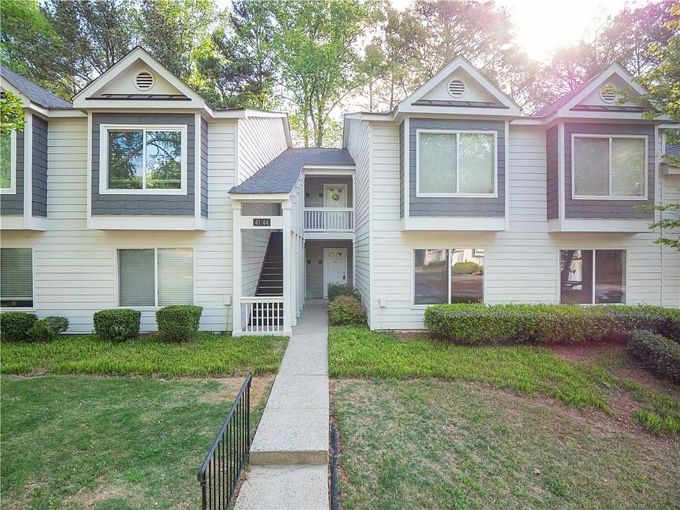 1st image of 43 Arbor End SE