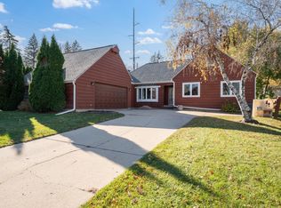 737 Meadow Run Dr SW, Rochester, MN 55902