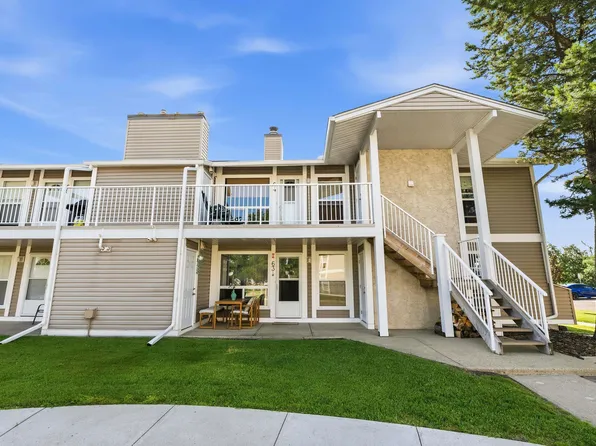 2204 118th St NW #64, Edmonton, AB T6J 5K2