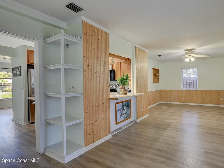 243 Dickens Ave — Photo 13