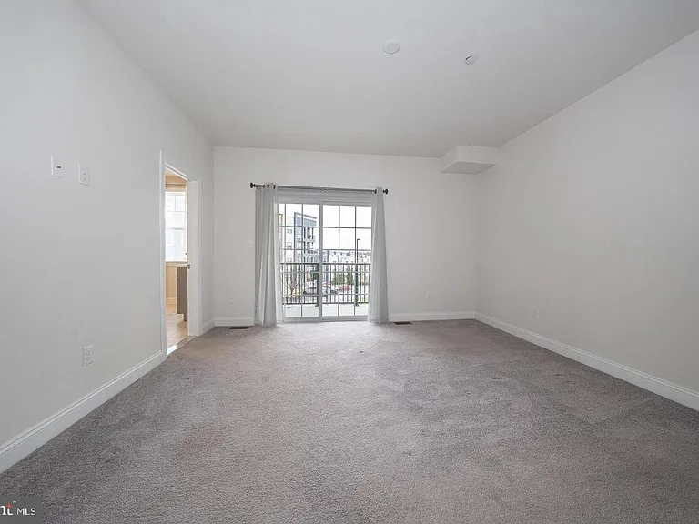 220 Charles Ellis Dr — Photo 22