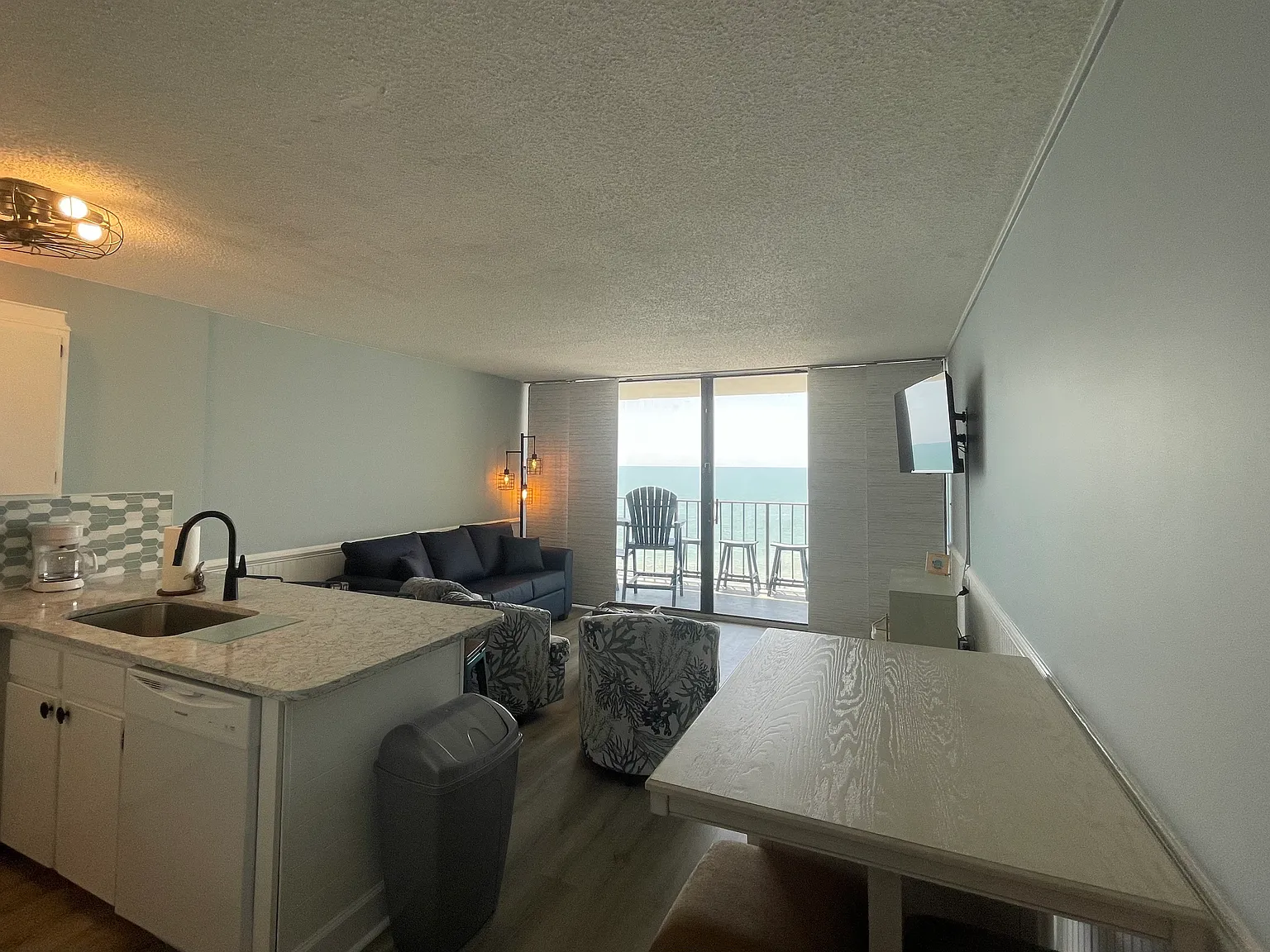 2 bed, 800 sqft, $1,900 — Photo 4