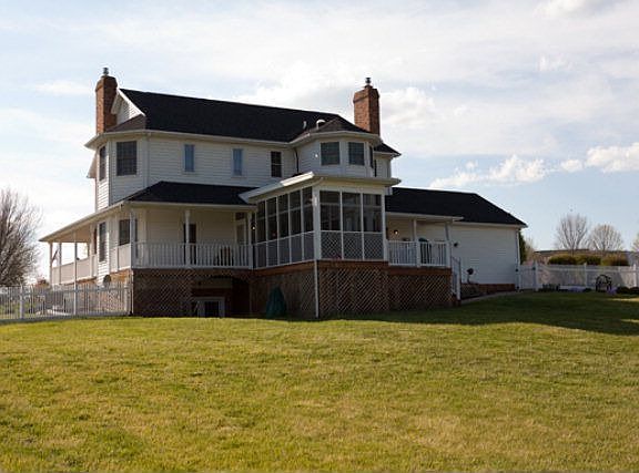 4th image of 1675 Breeden Cir
