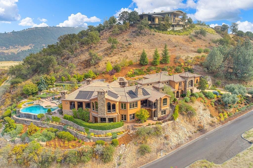 Luxurious, elegant estate in El Dorado Hills