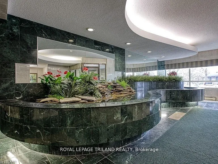 744 Wonderland Rd S #1208 — Photo 3