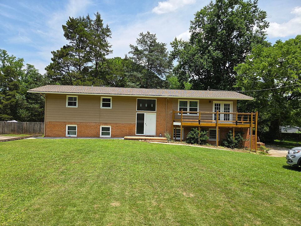 1st image of 607 Mountain Gap Dr SE